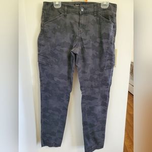 Zero Posur Camouflage Black and Gray SZ 10